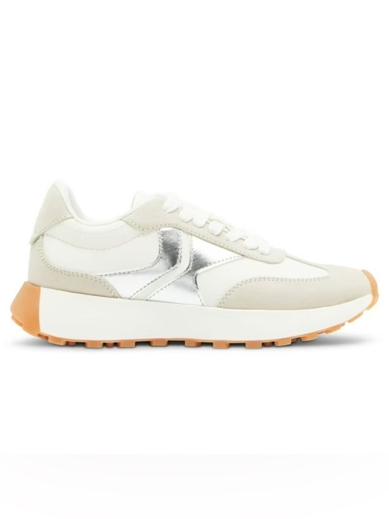 Steve Madden Shoes - Women’s STEVE MADDEN Kendrix taupe & silver athletic jogger sneakers- Size 8